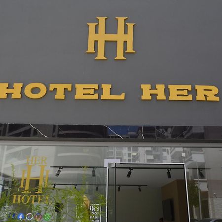 Hotel Her Влёра Экстерьер фото