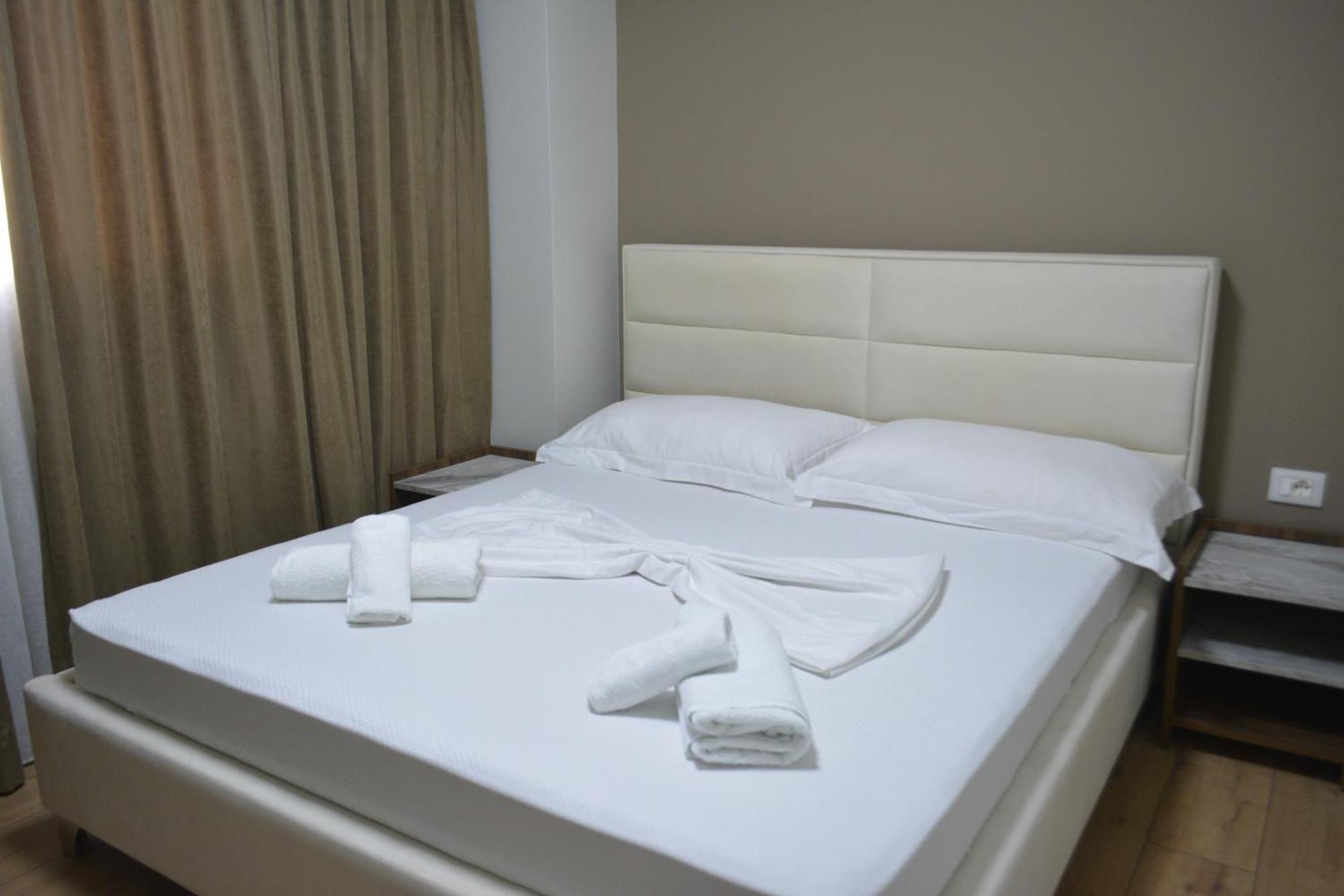 Hotel Her Влёра Экстерьер фото