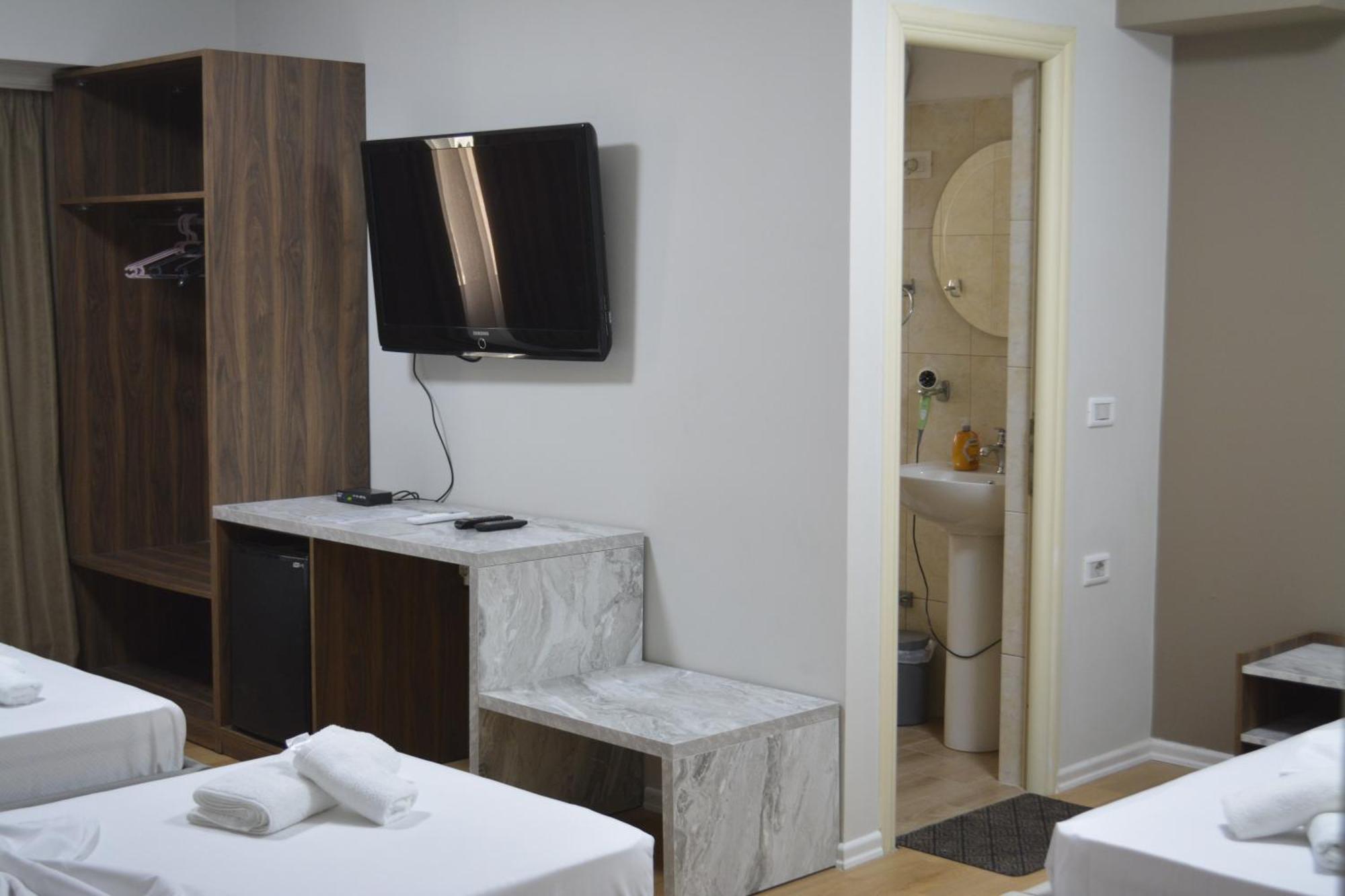Hotel Her Влёра Экстерьер фото