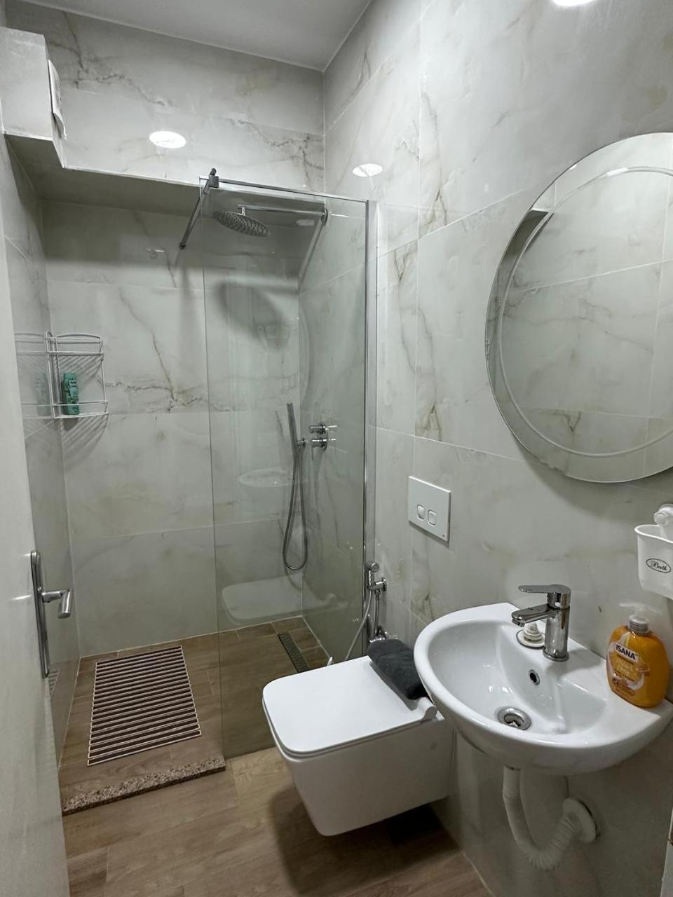 Hotel Her Влёра Экстерьер фото