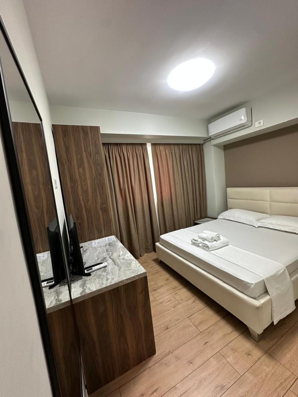 Hotel Her Влёра Экстерьер фото