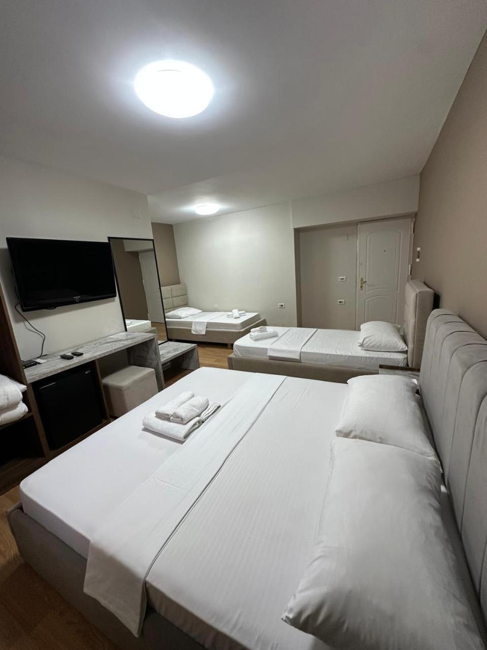 Hotel Her Влёра Экстерьер фото